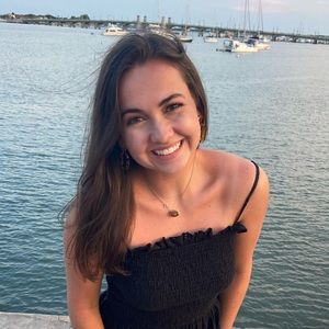 Meet your Posher, Caroline